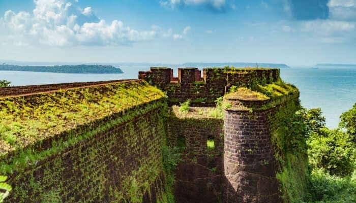 Sinquerim Fort Candolim, Goa: History, Timings, Ticket Fee, Facts